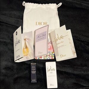 Dior Fragrance Discovery Set with White Pouch